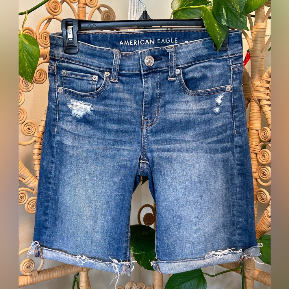 American Eagle Stretch Skinny Bermuda Denim Cuffed Shorts SIZE 4